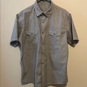 Men's Gray Short Sleeve Shirt *Size M